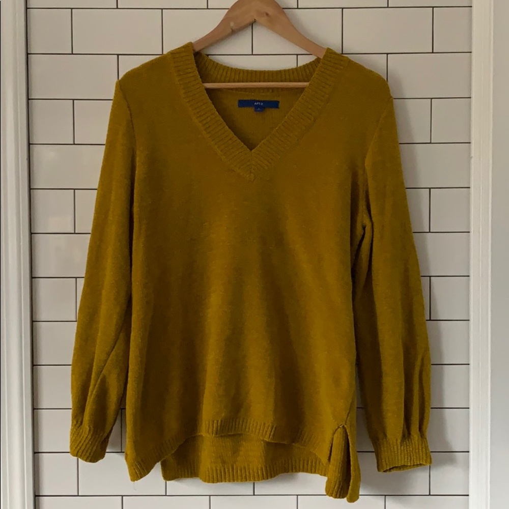 V neck sweater